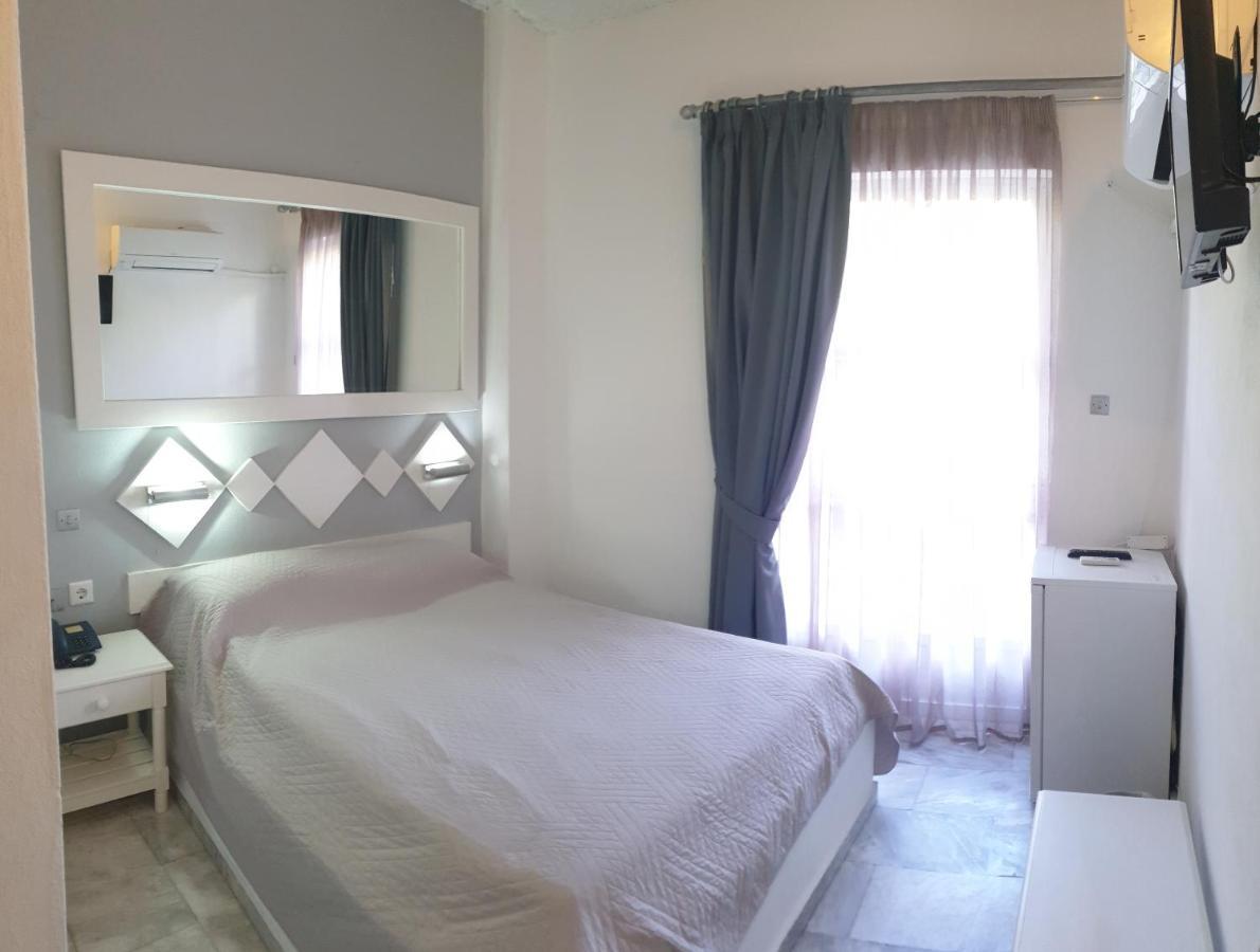 Porto Castello Hotel Fira  Bagian luar foto