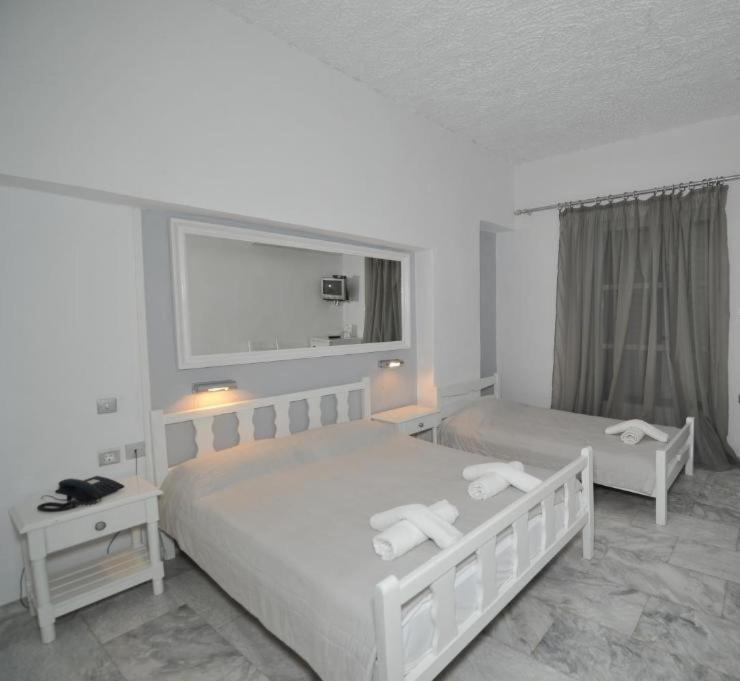 Porto Castello Hotel Fira  Bagian luar foto